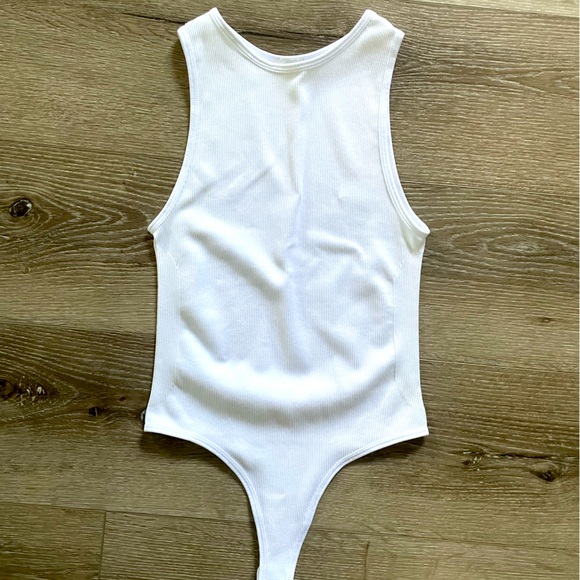 Tops - L’abeye white body suit